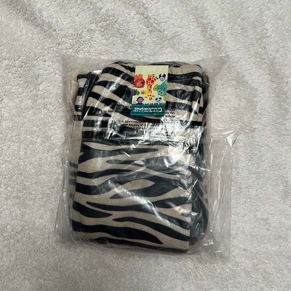 Garanimals Baby Girls' Fleece Top and Pants
Set 4-Piece, Size 24 Months - Picture 5 of 6